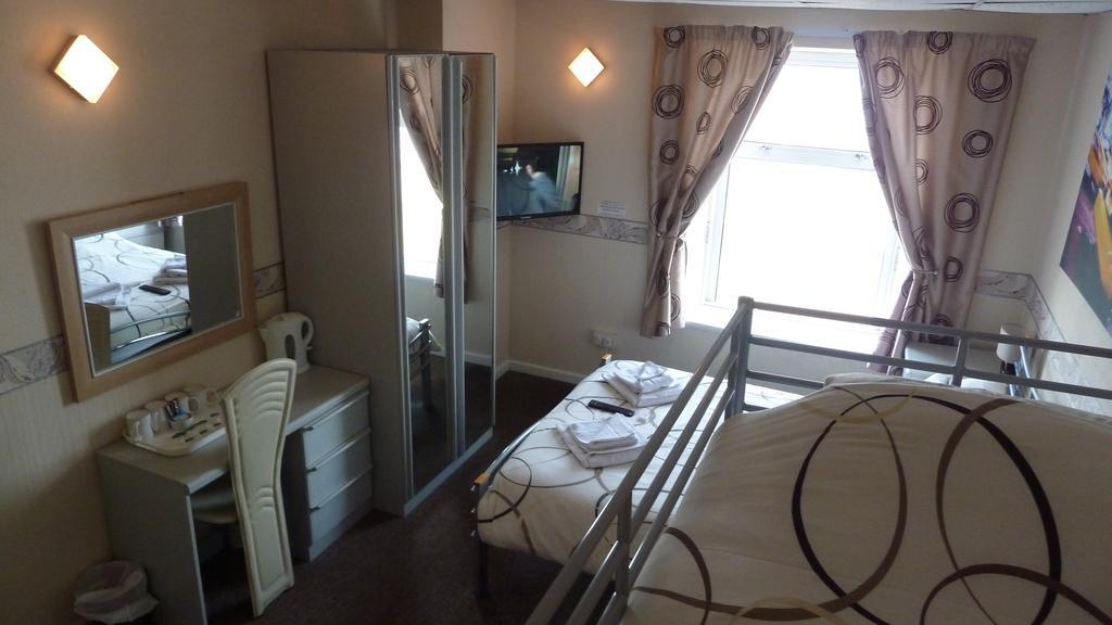 Hotel Funky Towers 3*
