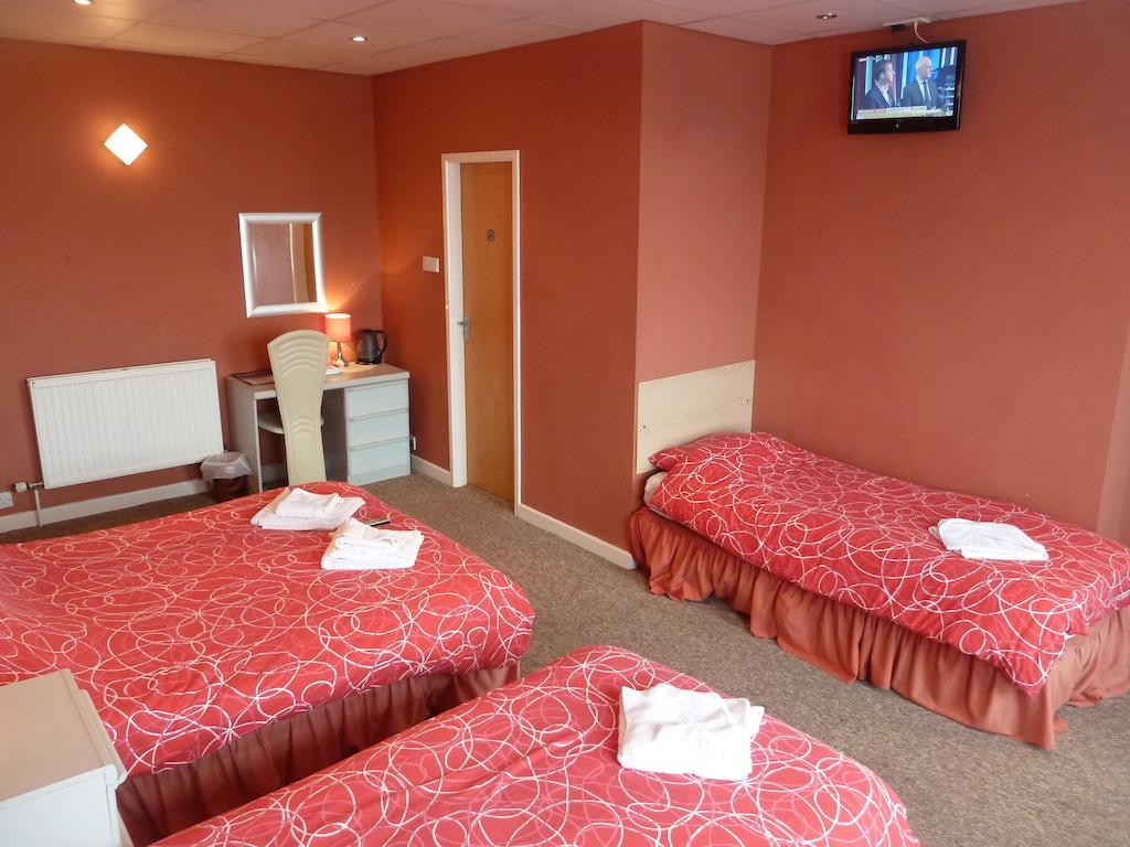 Hotel Funky Towers 3*