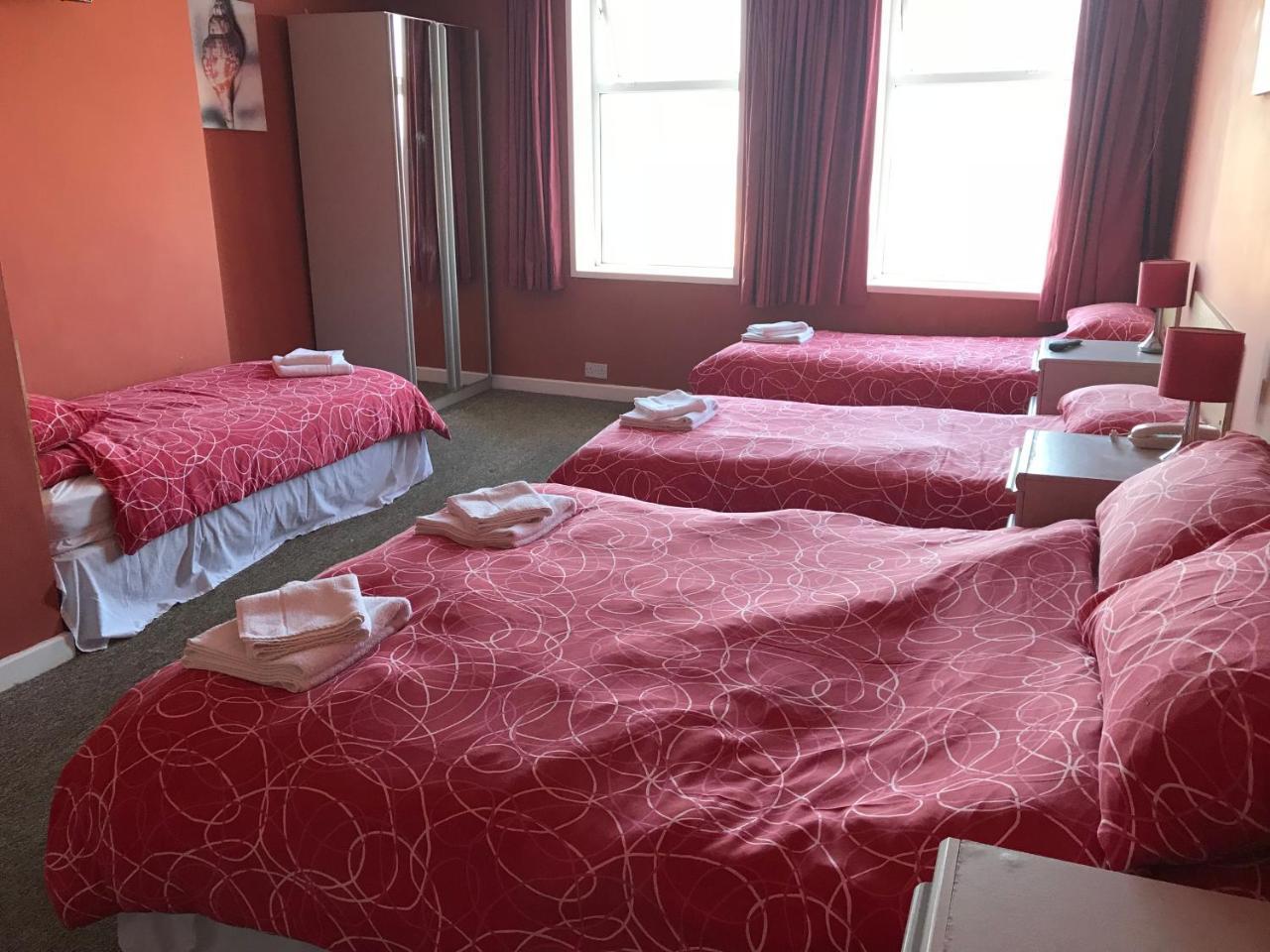 Funky Towers Hotel 3*